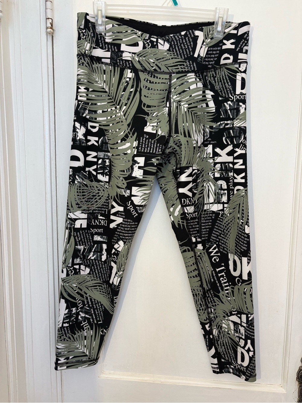 DKNY Black, White & Olive Graphic Print Leggings